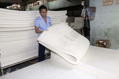 探訪泰國乳膠廠,一眼辯真假